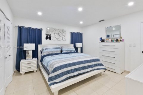 Villa ou maison à louer à Sunrise, Floride: 3 chambres № 2152844 - photo 13