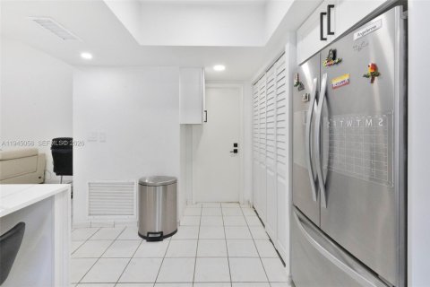 Villa ou maison à louer à Sunrise, Floride: 3 chambres № 2152844 - photo 8