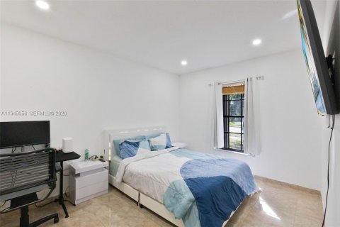 Villa ou maison à louer à Sunrise, Floride: 3 chambres № 2152844 - photo 12