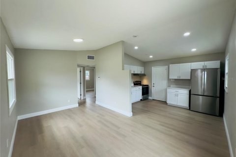 Casa en alquiler en Saint Petersburg, Florida, 2 dormitorios, 64.38 m2 № 1906196 - foto 2
