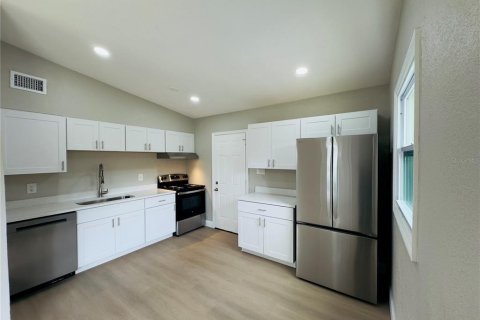Casa en alquiler en Saint Petersburg, Florida, 2 dormitorios, 64.38 m2 № 1906196 - foto 5
