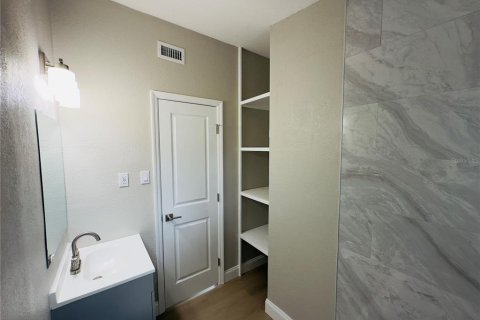 Casa en alquiler en Saint Petersburg, Florida, 2 dormitorios, 64.38 m2 № 1906196 - foto 18