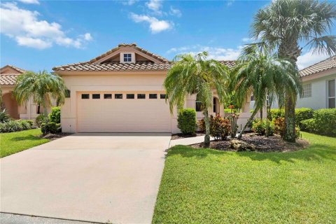 Casa en venta en Sarasota, Florida, 2 dormitorios, 176.89 m2 № 1842338 - foto 1