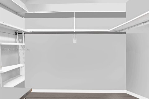 Condo in Miami, Florida, 1 bedroom  № 1699551 - photo 27