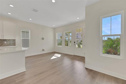 House in Lakewood Ranch, Florida 3 bedrooms, 157.56 sq.m. № 1523239 - photo 8