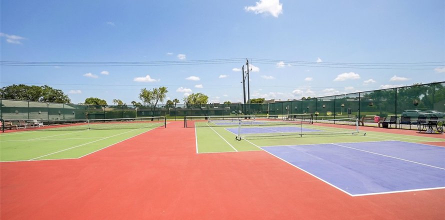 House in West Palm Beach, Florida 2 bedrooms, 120.31 sq.m. № 1168501