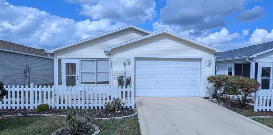 Casa en The Villages, Florida 2 dormitorios, 107.4 m2 № 1537204