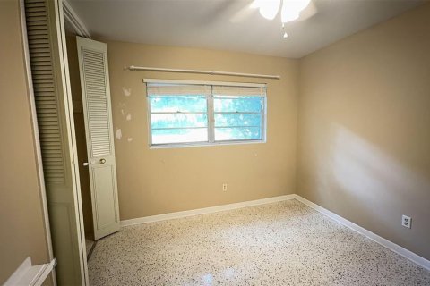 House in Gainesville, Florida 4 bedrooms, 175.77 sq.m. № 2233015 - photo 8