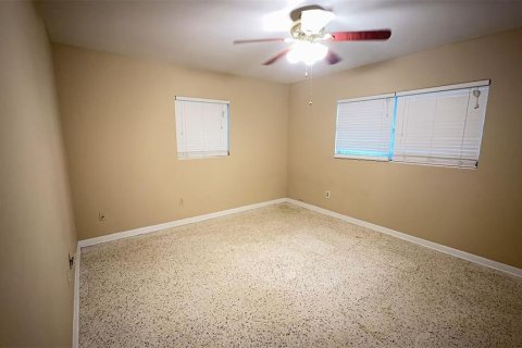House in Gainesville, Florida 4 bedrooms, 175.77 sq.m. № 2233015 - photo 7