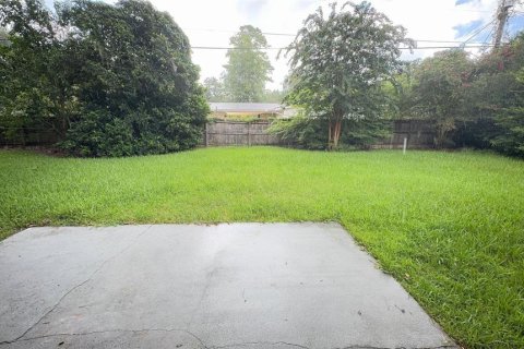 House in Gainesville, Florida 4 bedrooms, 175.77 sq.m. № 2233015 - photo 12