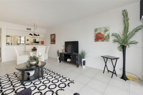 Condominio en venta en Venice, Florida, 1 dormitorio, 74.32 m2 № 2151883 - foto 11
