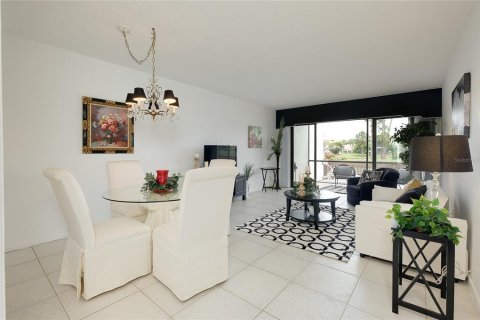 Condominio en venta en Venice, Florida, 1 dormitorio, 74.32 m2 № 2151883 - foto 25