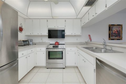 Condominio en venta en Venice, Florida, 1 dormitorio, 74.32 m2 № 2151883 - foto 19