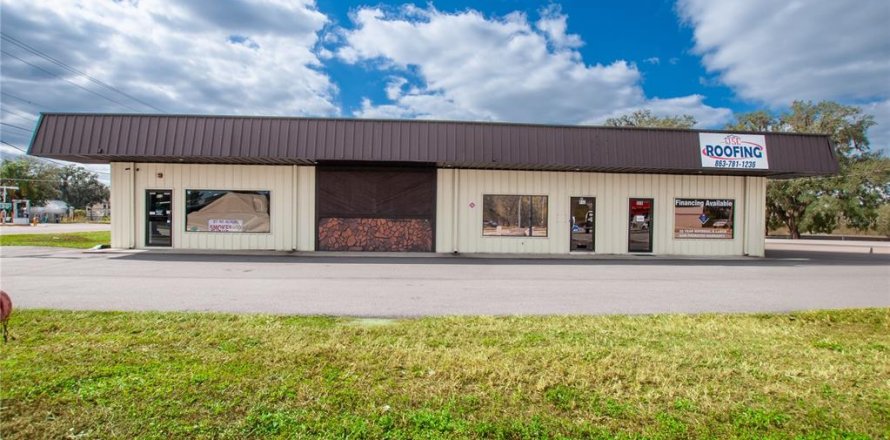 Immobilier commercial à Wauchula, Floride 327.02 m2 № 1512417