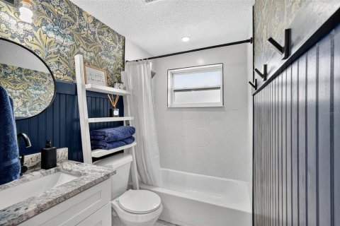 House in Clearwater, Florida 3 bedrooms, 201.41 sq.m. № 1914627 - photo 27
