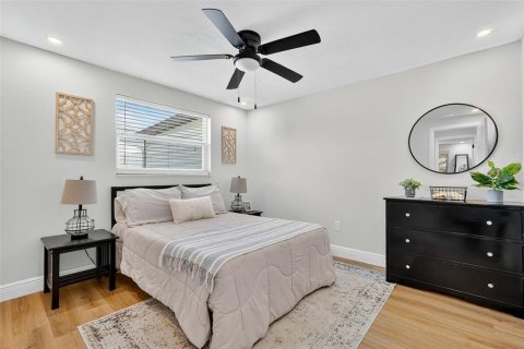 House in Clearwater, Florida 3 bedrooms, 201.41 sq.m. № 1914627 - photo 24