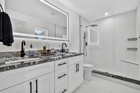 House in Clearwater, Florida 3 bedrooms, 201.41 sq.m. № 1914627 - photo 22