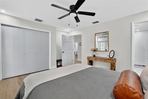 House in Clearwater, Florida 3 bedrooms, 201.41 sq.m. № 1914627 - photo 21