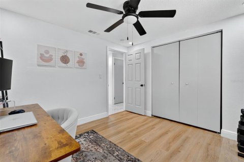 House in Clearwater, Florida 3 bedrooms, 201.41 sq.m. № 1914627 - photo 28