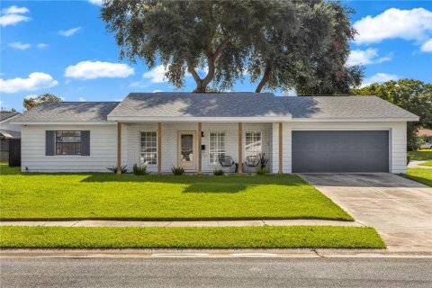 Casa en Altamonte Springs, Florida 3 dormitorios, 124.86 m2 № 2308549