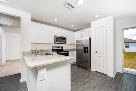 Casa en venta en Lake Alfred, Florida, 3 dormitorios, 104.98 m2 № 1902329 - foto 3
