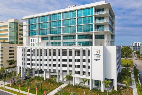Propiedad comercial en venta en Aventura, Florida № 1671998 - foto 1