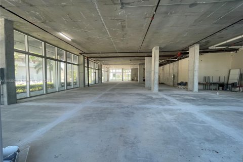 Propiedad comercial en venta en Aventura, Florida № 1671998 - foto 9