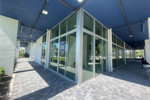 Propiedad comercial en venta en Aventura, Florida № 1671998 - foto 11