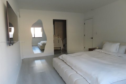 Villa ou maison à louer à Sunny Isles Beach, Floride: 3 chambres, 213.68 m2 № 1990118 - photo 9