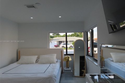 Villa ou maison à louer à Sunny Isles Beach, Floride: 3 chambres, 213.68 m2 № 1990118 - photo 13