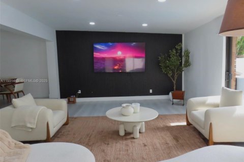 Villa ou maison à louer à Sunny Isles Beach, Floride: 3 chambres, 213.68 m2 № 1990118 - photo 3