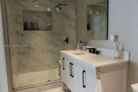 Villa ou maison à louer à Sunny Isles Beach, Floride: 3 chambres, 213.68 m2 № 1990118 - photo 12