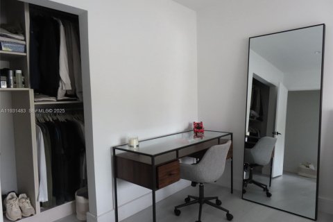 Villa ou maison à louer à Sunny Isles Beach, Floride: 3 chambres, 213.68 m2 № 1990118 - photo 18