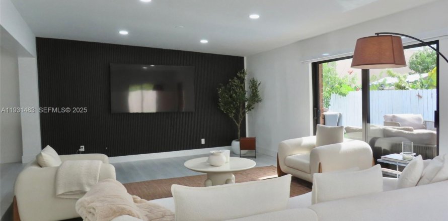 Villa ou maison à Sunny Isles Beach, Floride 3 chambres, 213.68 m2 № 1990118