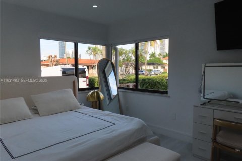 Villa ou maison à louer à Sunny Isles Beach, Floride: 3 chambres, 213.68 m2 № 1990118 - photo 14