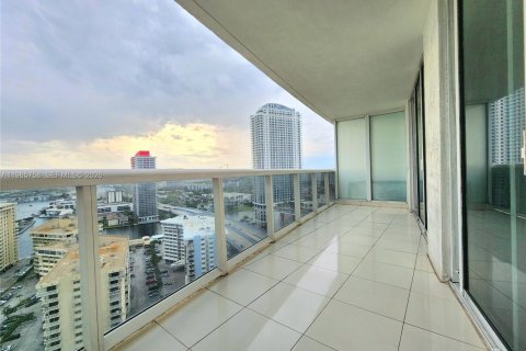 Copropriété à vendre à Hallandale Beach, Floride: 2 chambres, 100.89 m2 № 2090137 - photo 14