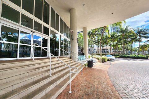 Copropriété à vendre à Hallandale Beach, Floride: 2 chambres, 100.89 m2 № 2090137 - photo 25
