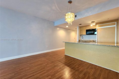 Copropriété à vendre à Hallandale Beach, Floride: 2 chambres, 100.89 m2 № 2090137 - photo 10