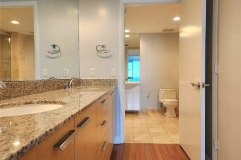 Copropriété à vendre à Hallandale Beach, Floride: 2 chambres, 100.89 m2 № 2090137 - photo 19