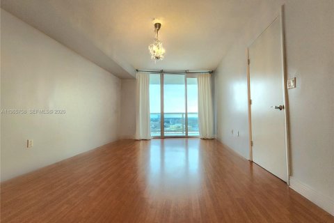 Copropriété à vendre à Hallandale Beach, Floride: 2 chambres, 100.89 m2 № 2090137 - photo 15