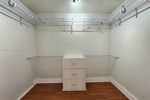 Copropriété à vendre à Hallandale Beach, Floride: 2 chambres, 100.89 m2 № 2090137 - photo 20