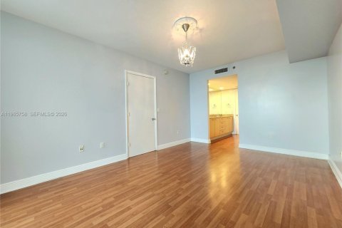 Copropriété à vendre à Hallandale Beach, Floride: 2 chambres, 100.89 m2 № 2090137 - photo 16