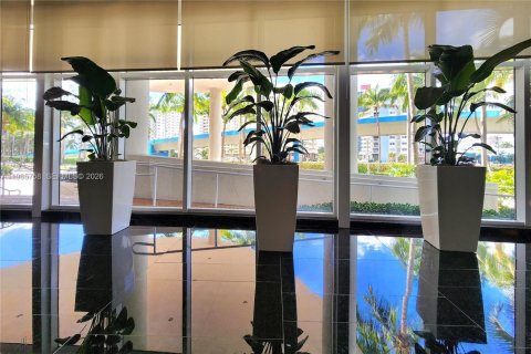 Copropriété à vendre à Hallandale Beach, Floride: 2 chambres, 100.89 m2 № 2090137 - photo 29