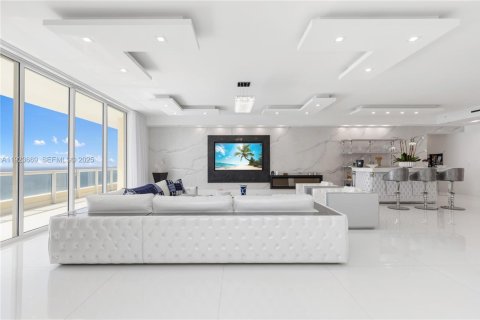 Купить кондоминиум в Санни-Айлс-Бич, Флорида 6 спален, 526.94м2, № 1982083 - фото 7