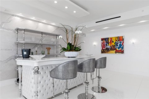 Купить кондоминиум в Санни-Айлс-Бич, Флорида 6 спален, 526.94м2, № 1982083 - фото 19