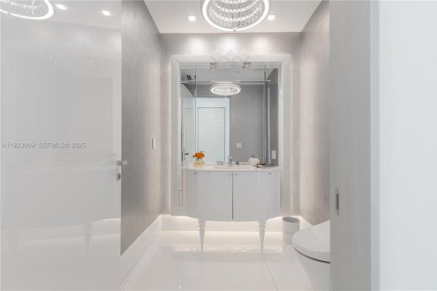 Купить кондоминиум в Санни-Айлс-Бич, Флорида 6 спален, 526.94м2, № 1982083 - фото 21