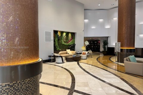 Condo in Sunny Isles Beach, Florida  № 1816353 - photo 16