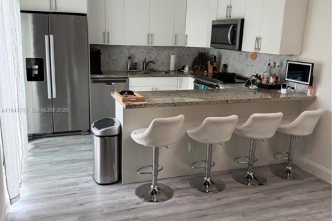 Снять в аренду таунхаус в Купер-Сити, Флорида 2 спальни, 117.43м2, № 2004463 - фото 4