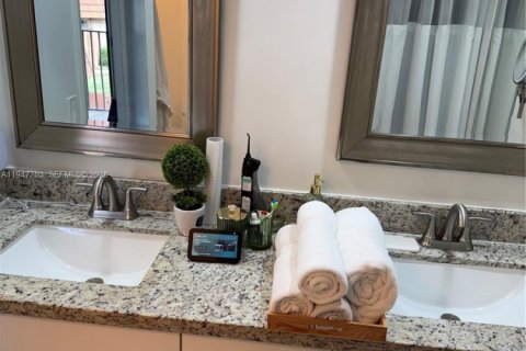 Снять в аренду таунхаус в Купер-Сити, Флорида 2 спальни, 117.43м2, № 2004463 - фото 12