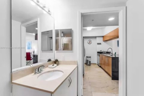 Copropriété à louer à Miami, Floride: 1 chambre, 76.64 m2 № 1710631 - photo 15